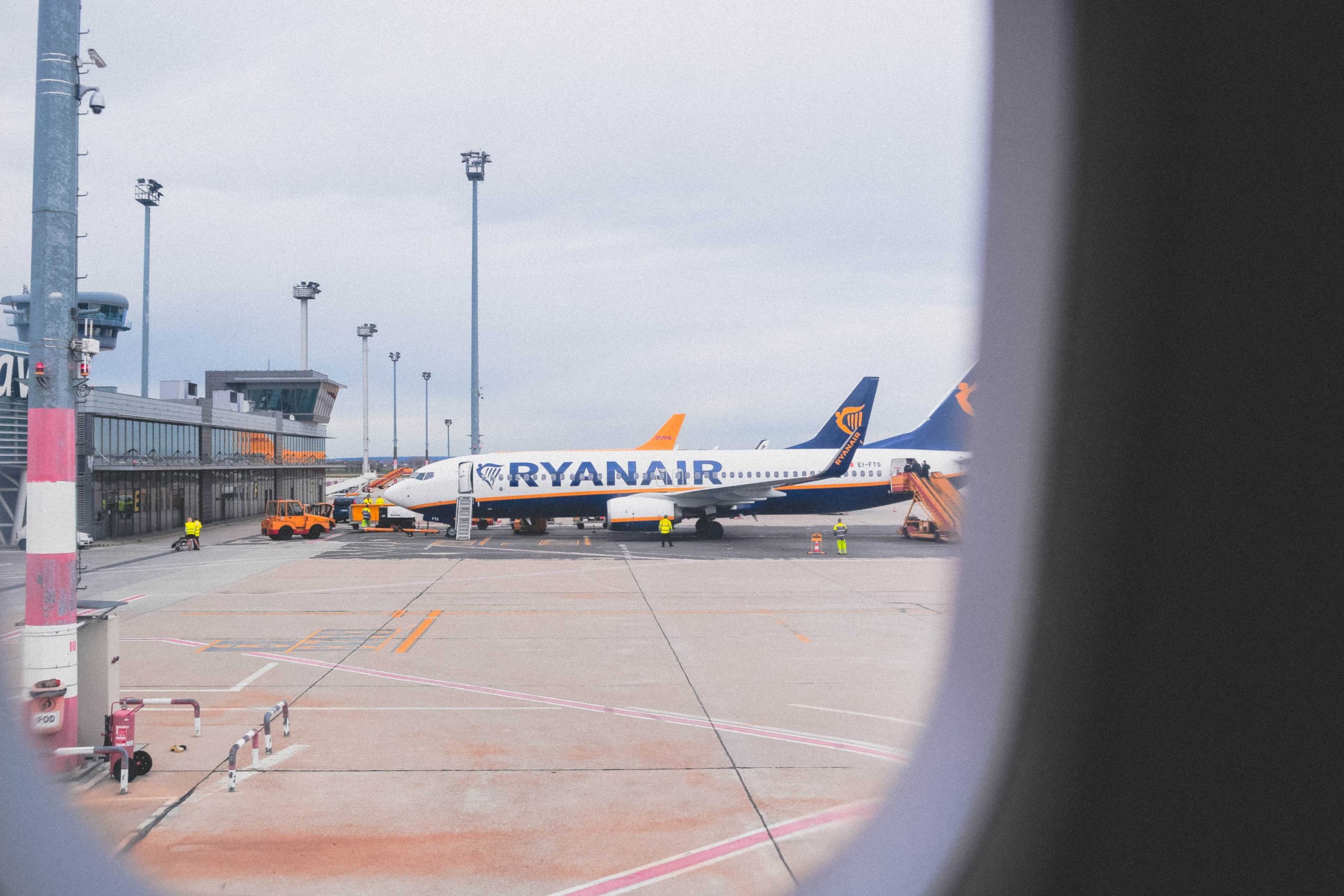 BREAKING: Leáll a Ryanair és az Emirates a koronavírus miatt!